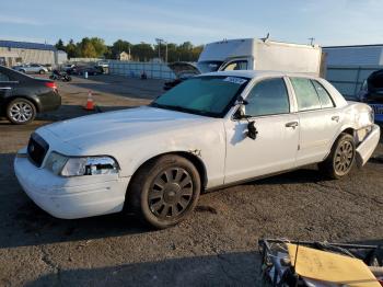  Salvage Ford Crown Vic