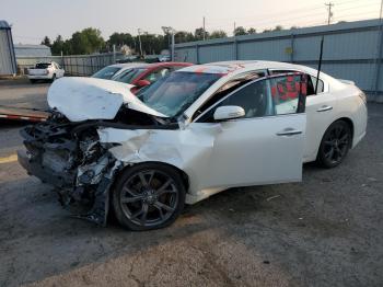  Salvage Nissan Maxima