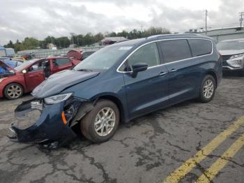  Salvage Chrysler Pacifica