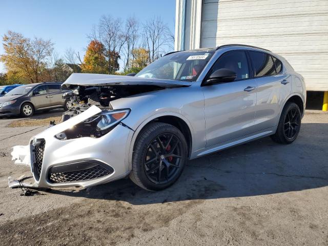  Salvage Alfa Romeo Stelvio