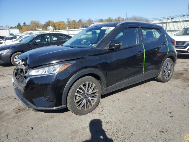  Salvage Nissan Kicks