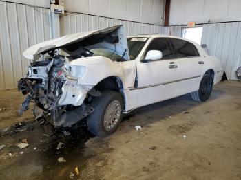  Salvage Lincoln Towncar