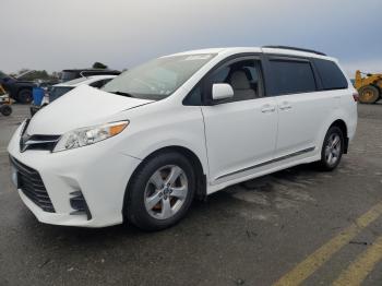  Salvage Toyota Sienna