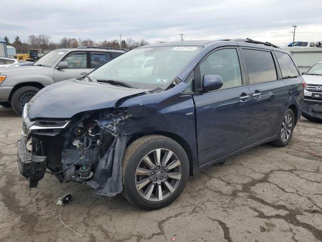  Salvage Toyota Sienna