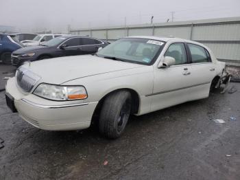  Salvage Lincoln Towncar