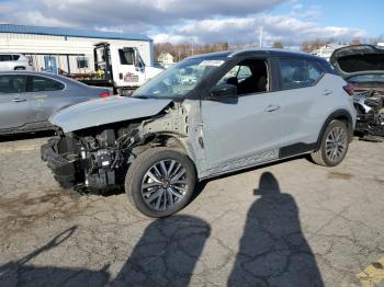  Salvage Nissan Kicks