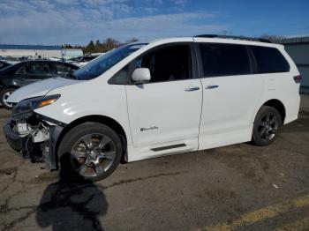  Salvage Toyota Sienna