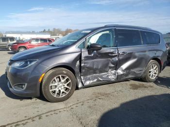  Salvage Chrysler Pacifica