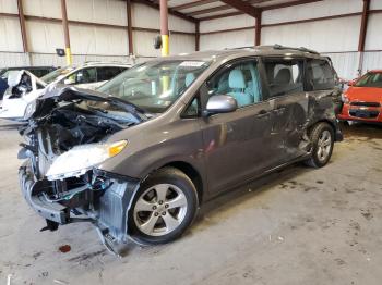  Salvage Toyota Sienna