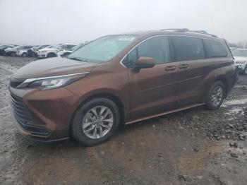  Salvage Toyota Sienna