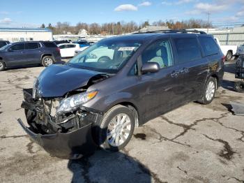  Salvage Toyota Sienna