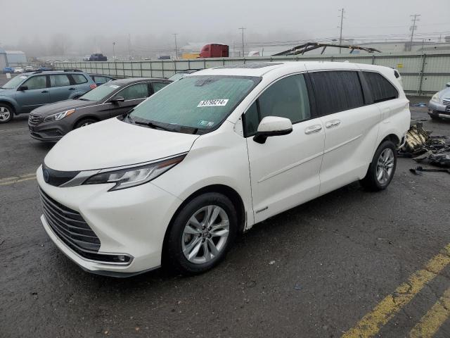  Salvage Toyota Sienna