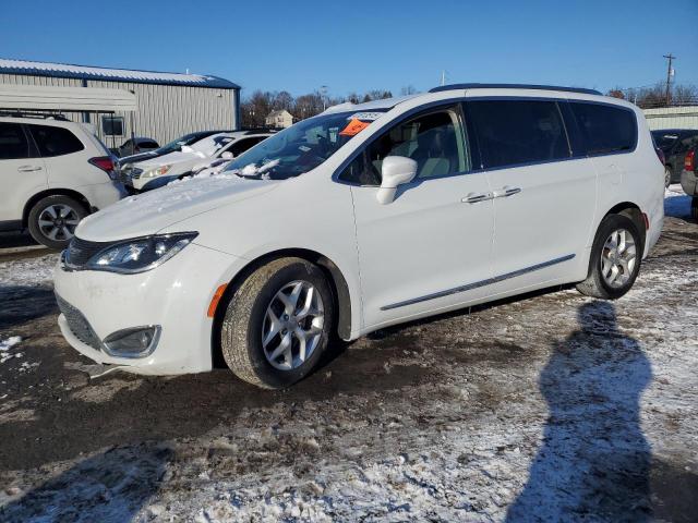  Salvage Chrysler Pacifica