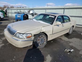  Salvage Lincoln Towncar