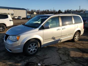  Salvage Chrysler Minivan