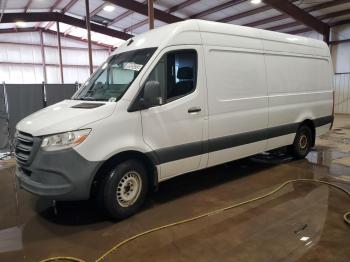  Salvage Mercedes-Benz Sprinter