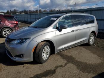  Salvage Chrysler Pacifica