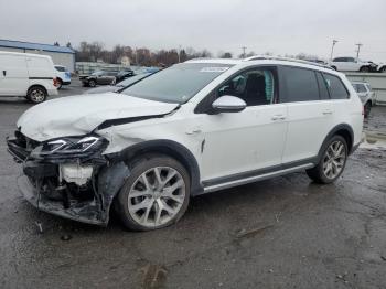  Salvage Volkswagen Golf