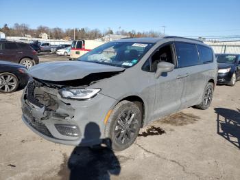  Salvage Chrysler Pacifica