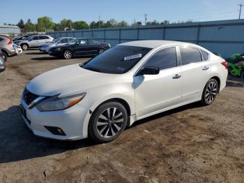  Salvage Nissan Altima