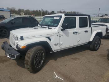  Salvage Jeep Gladiator