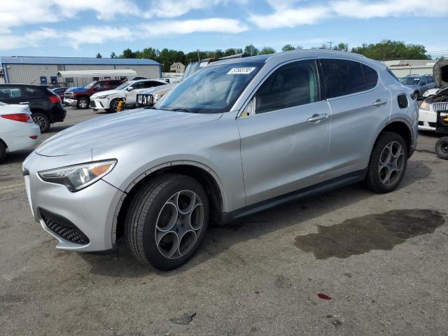  Salvage Alfa Romeo Stelvio