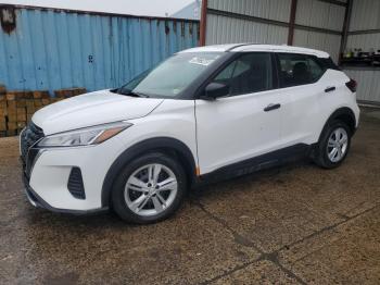  Salvage Nissan Kicks