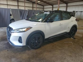  Salvage Nissan Kicks