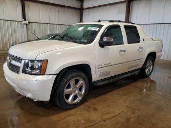  Salvage Chevrolet Avalanche