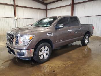  Salvage Nissan Titan