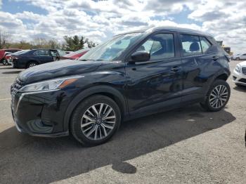  Salvage Nissan Kicks