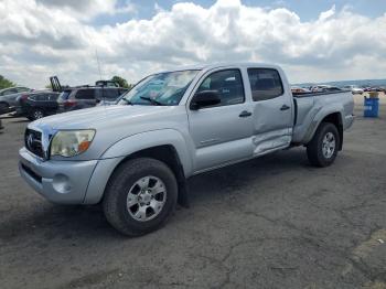  Salvage Toyota Tacoma