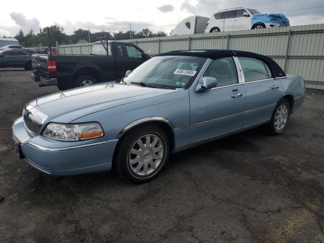  Salvage Lincoln Towncar