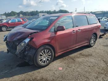  Salvage Toyota Sienna