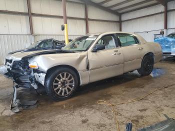  Salvage Lincoln Towncar