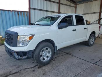  Salvage Nissan Titan
