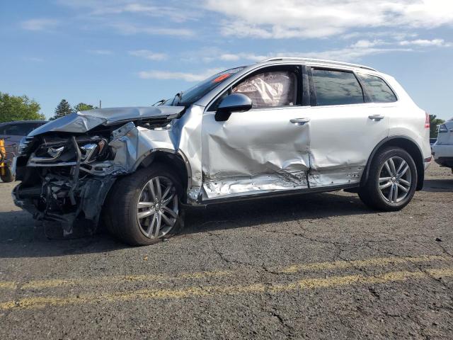  Salvage Volkswagen Touareg