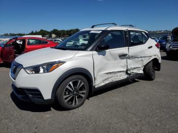  Salvage Nissan Kicks