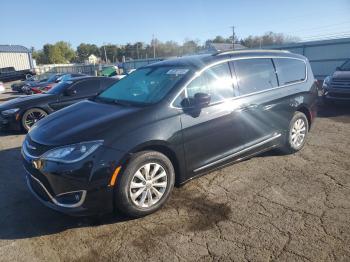 Salvage Chrysler Pacifica