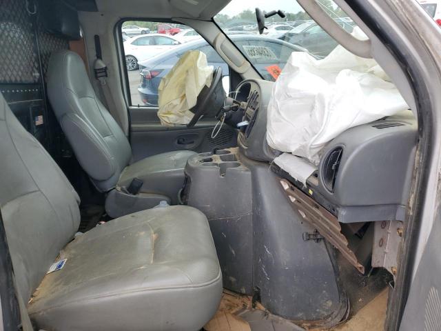 Ford Econoline E250 Van Image 5