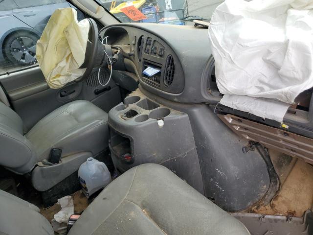 Ford Econoline E250 Van Image 8