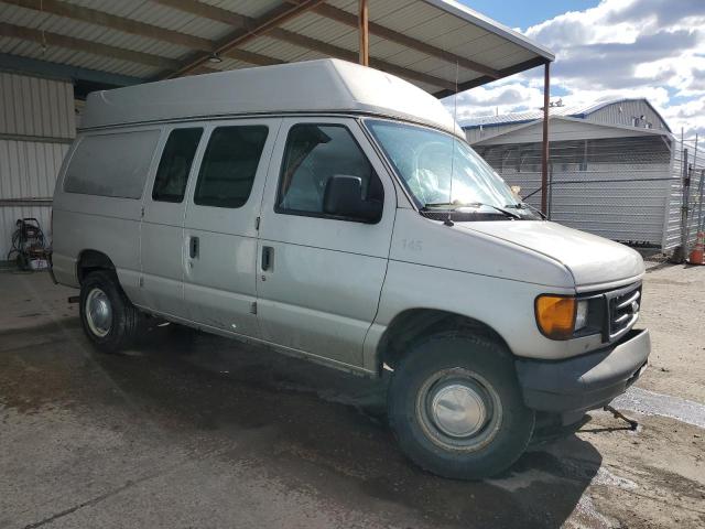 Ford Econoline E250 Van Image 3