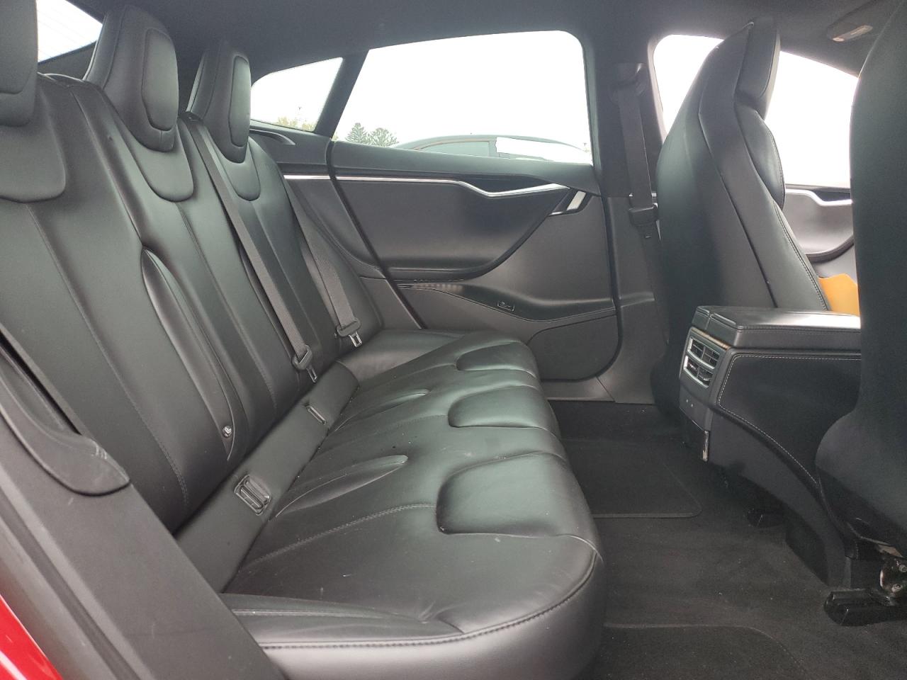 Tesla Model S Image 12