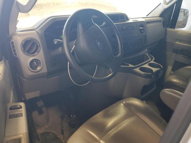 Ford Econoline E250 Van Image 8