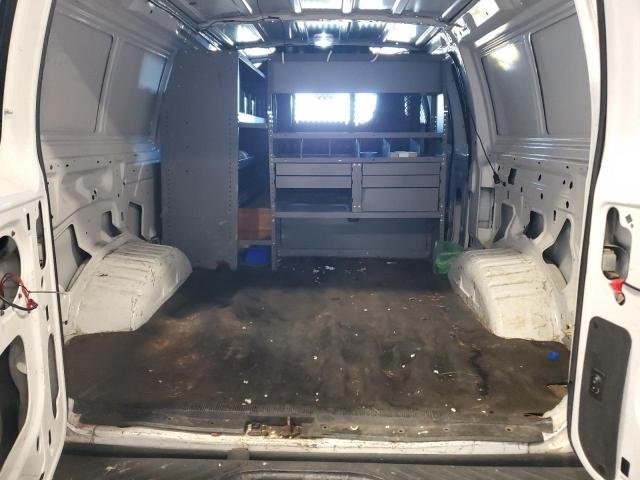 Ford Econoline E250 Van Image 4