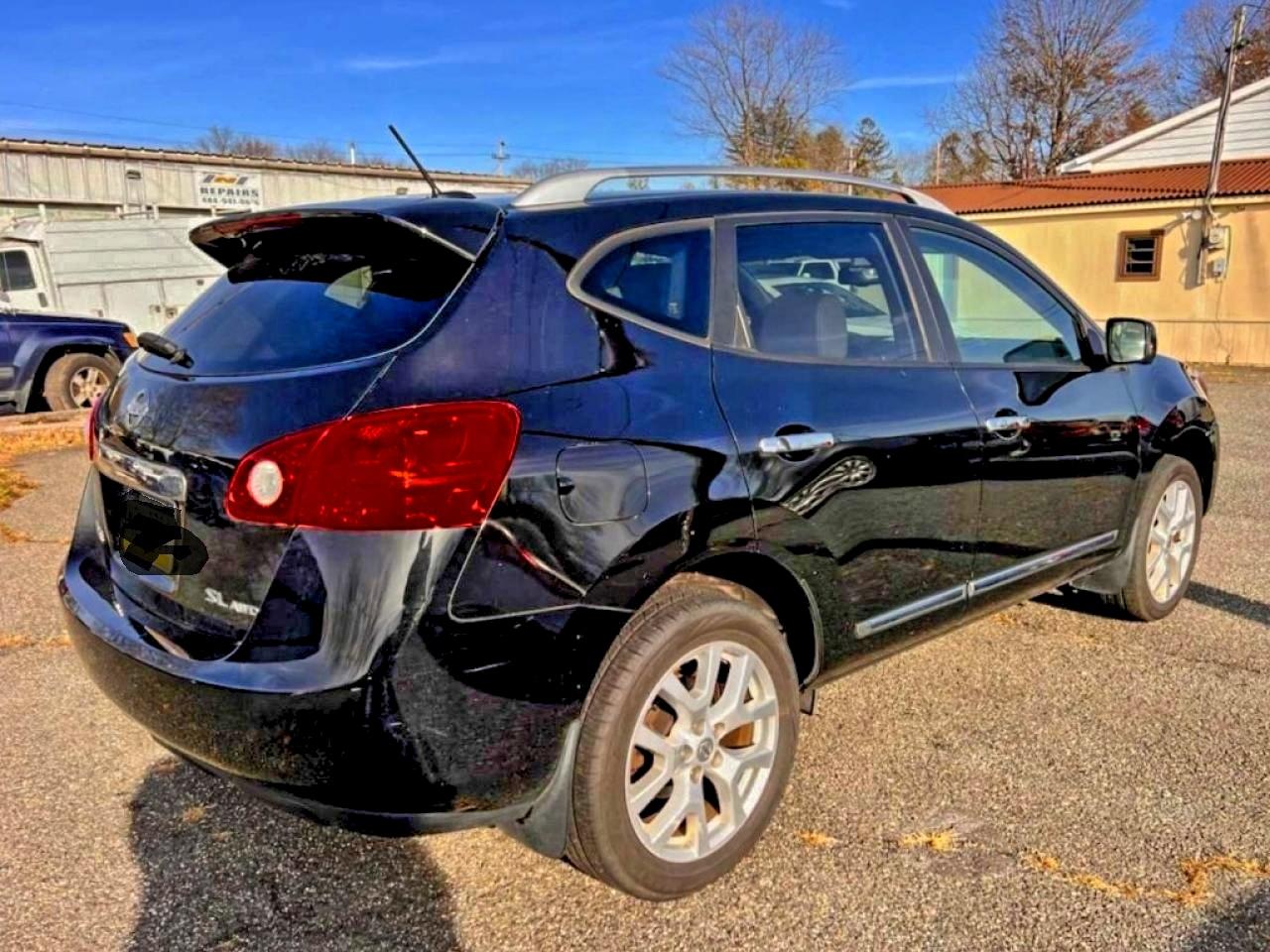 Nissan Rogue S Image 6