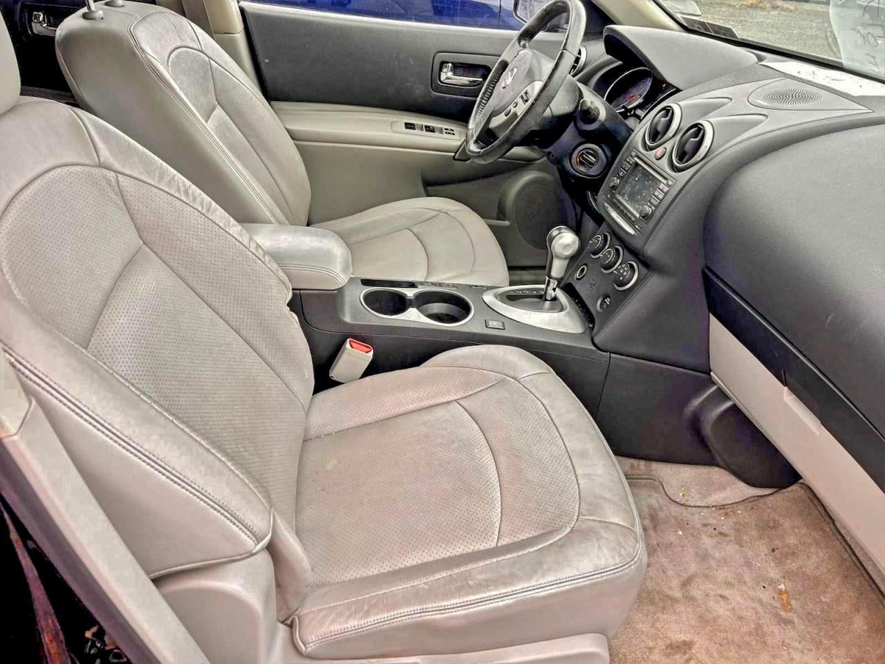 Nissan Rogue S Image 7