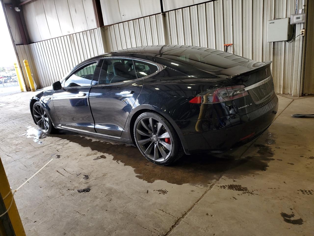 Tesla Model S Image 2