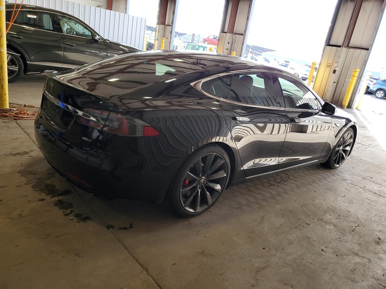 Tesla Model S Image 4