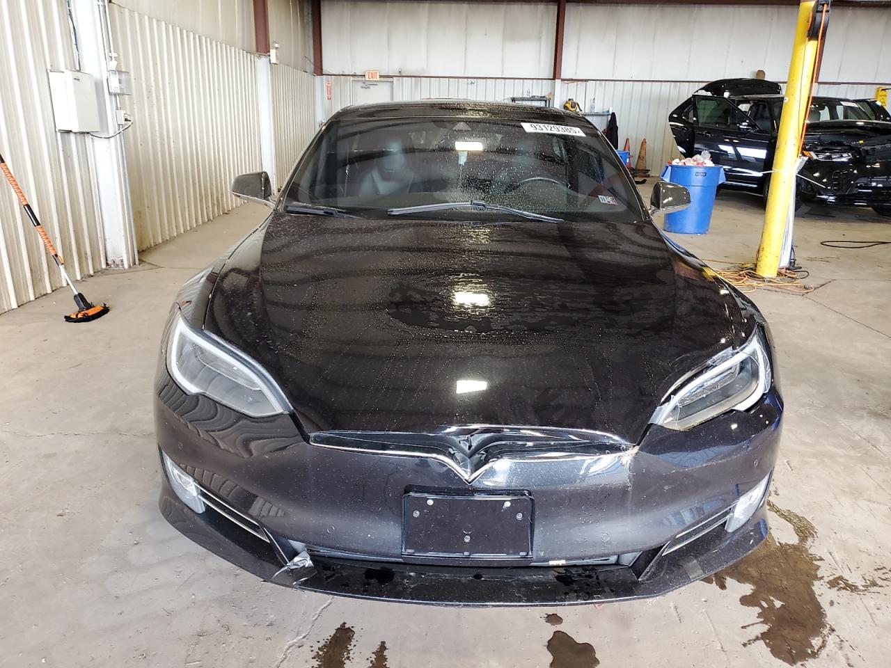 Tesla Model S Image 5